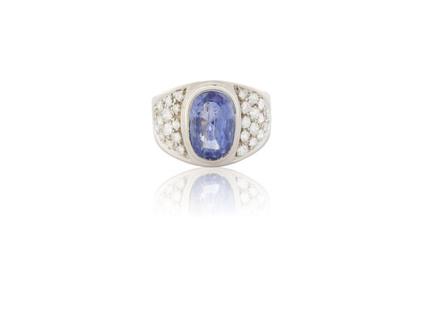 Anello in oro bianco 18Kt e zaffiro