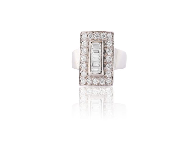 Anello in oro bianco 18 kt con diamanti, anni ’70