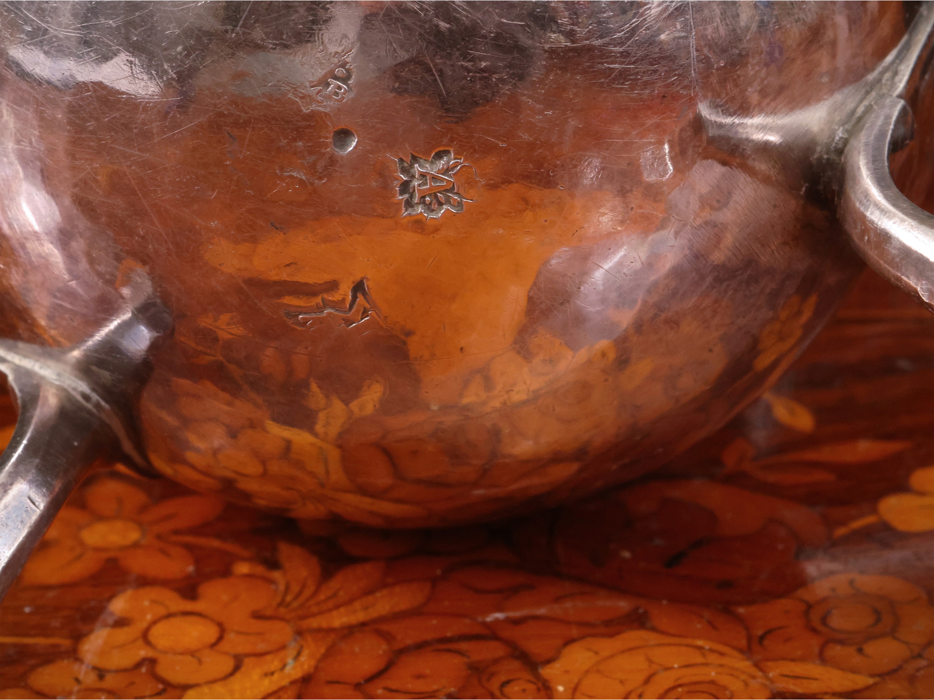 Cioccolatiera in argento con punzoni di Parigi, seconda metà del XVII secolo