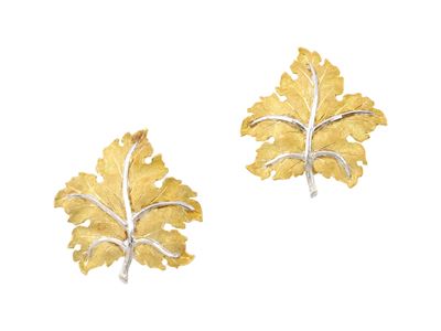 Federico Buccellati, Paio di orecchini in oro giallo e bianco 18 kt a foglia, anni '80