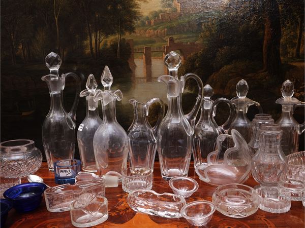 Miscellany of ampoules and trays in cut crystal and glass