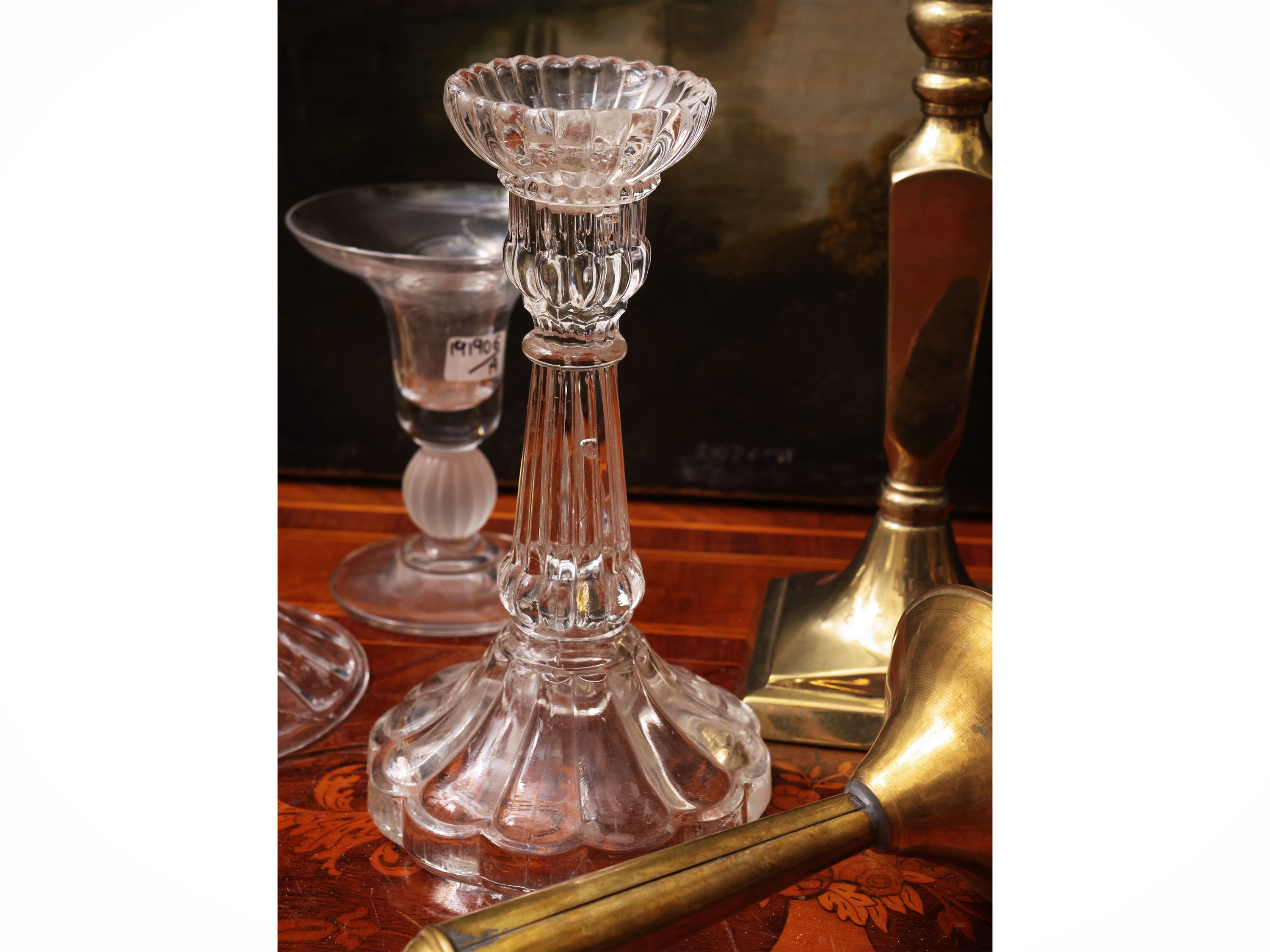 Assortimento di 14 candelieri, ottone, vetro, cristallo, legno e peltro