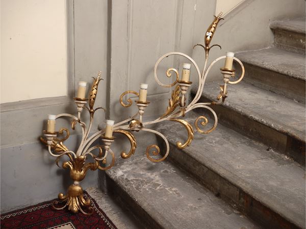 Grande applique in metallo laccato bianco e dorato