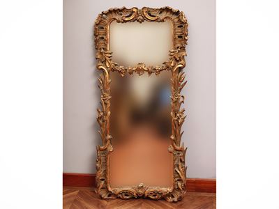 Specchiera, cornice in legno intagliato e dorato con decorazione floreale