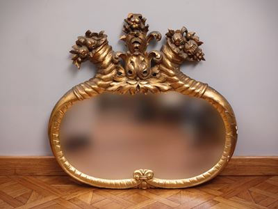 Specchiera a cornice ovale, legno intagliato e dorato, XIX secolo