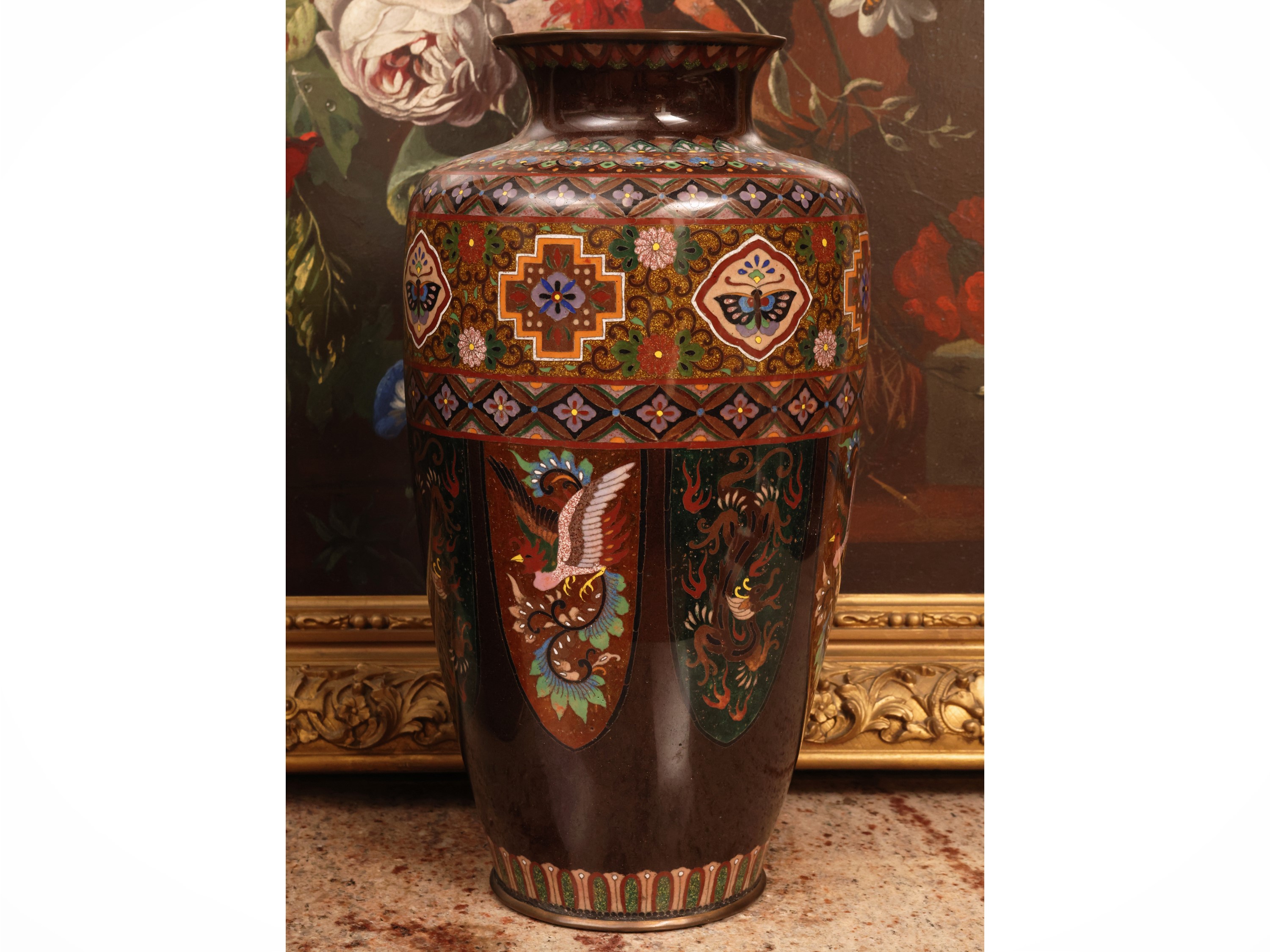 Coppia di vasi, smalto cloisonné con aironi, farfalle e dragoni