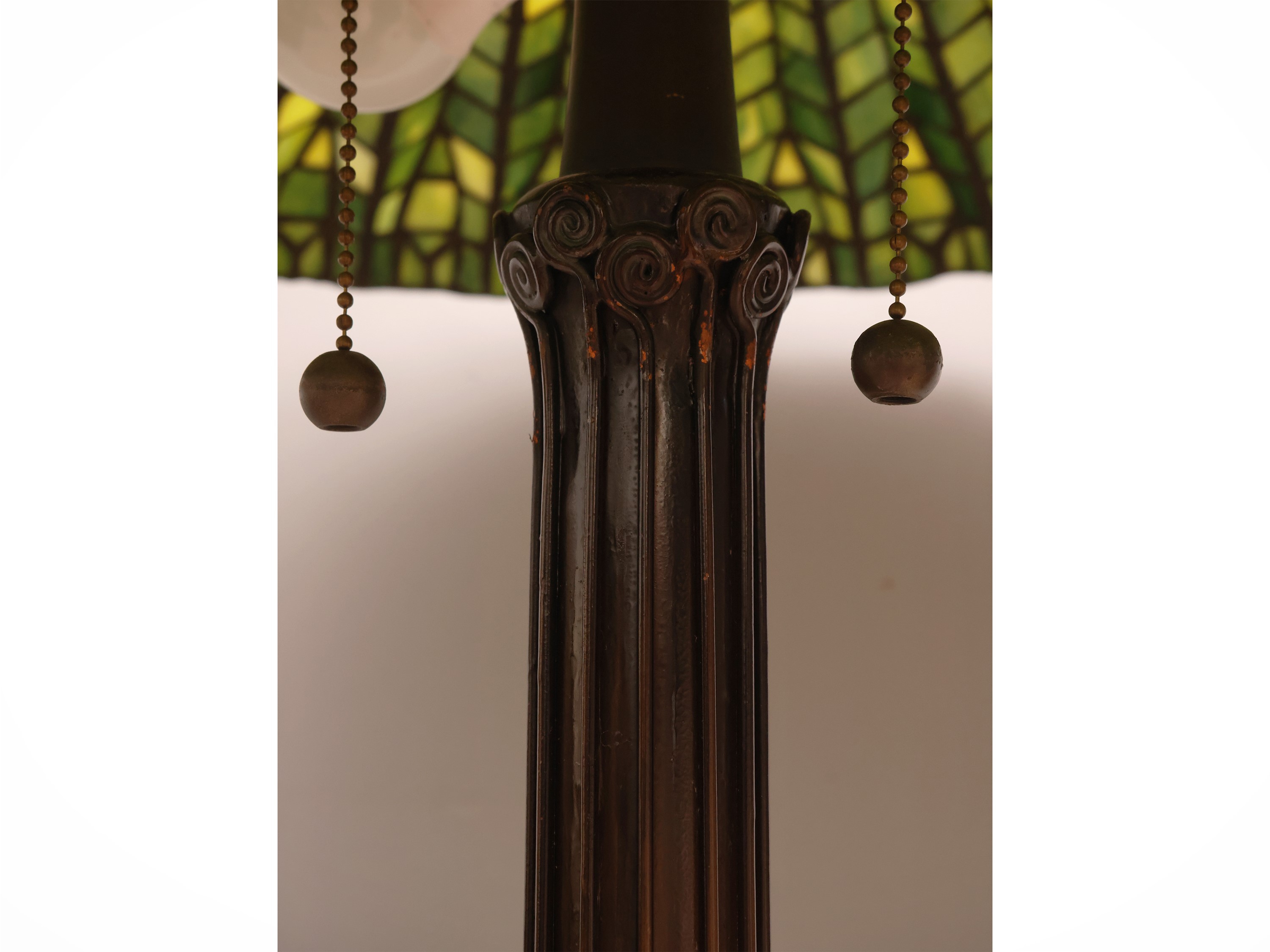 Grande lume, antimonio e pasta di vetro, stile Art Nouveau/Art Déco