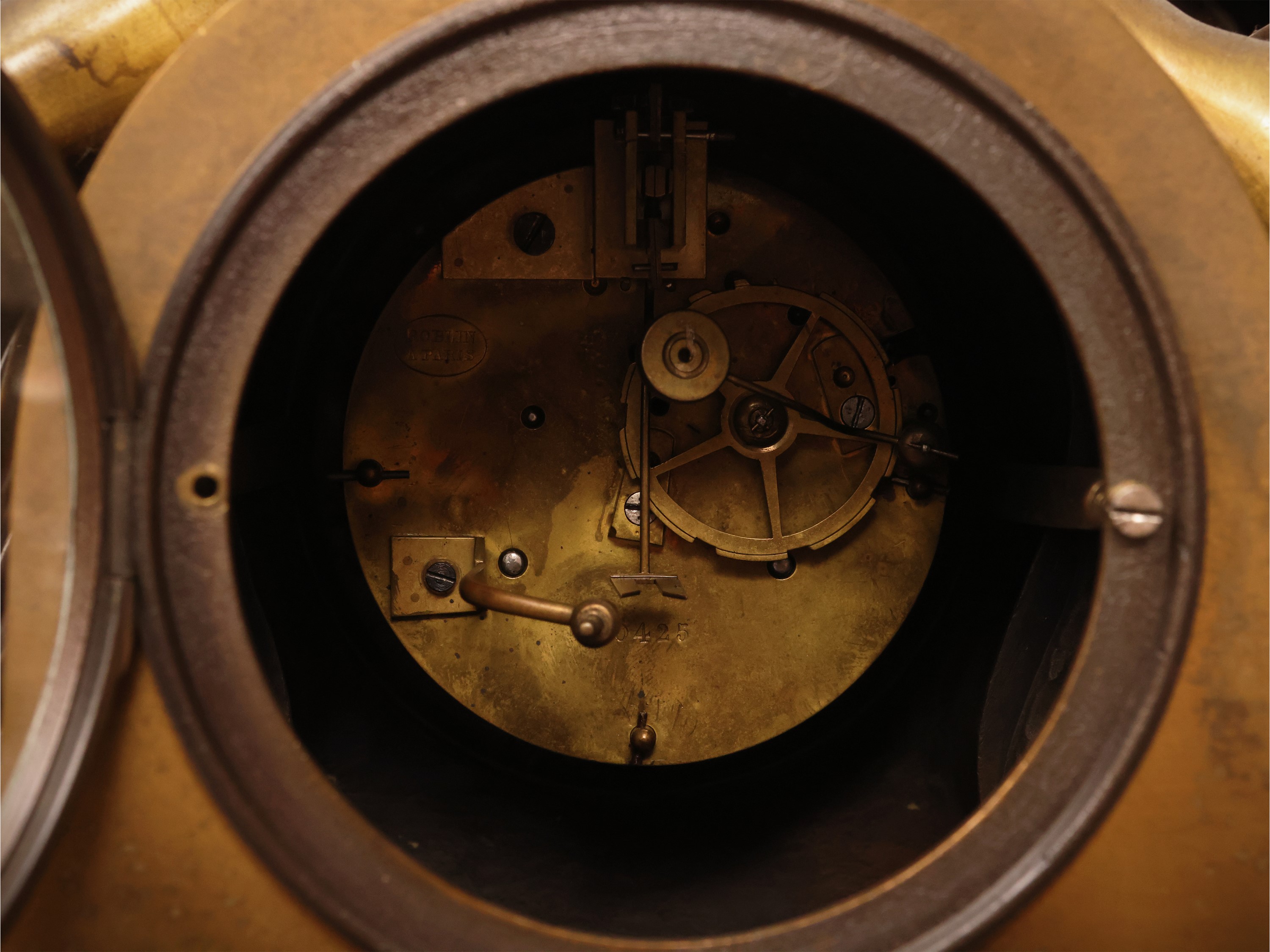 XIX secolo, Orologio da camino in bronzo dorato