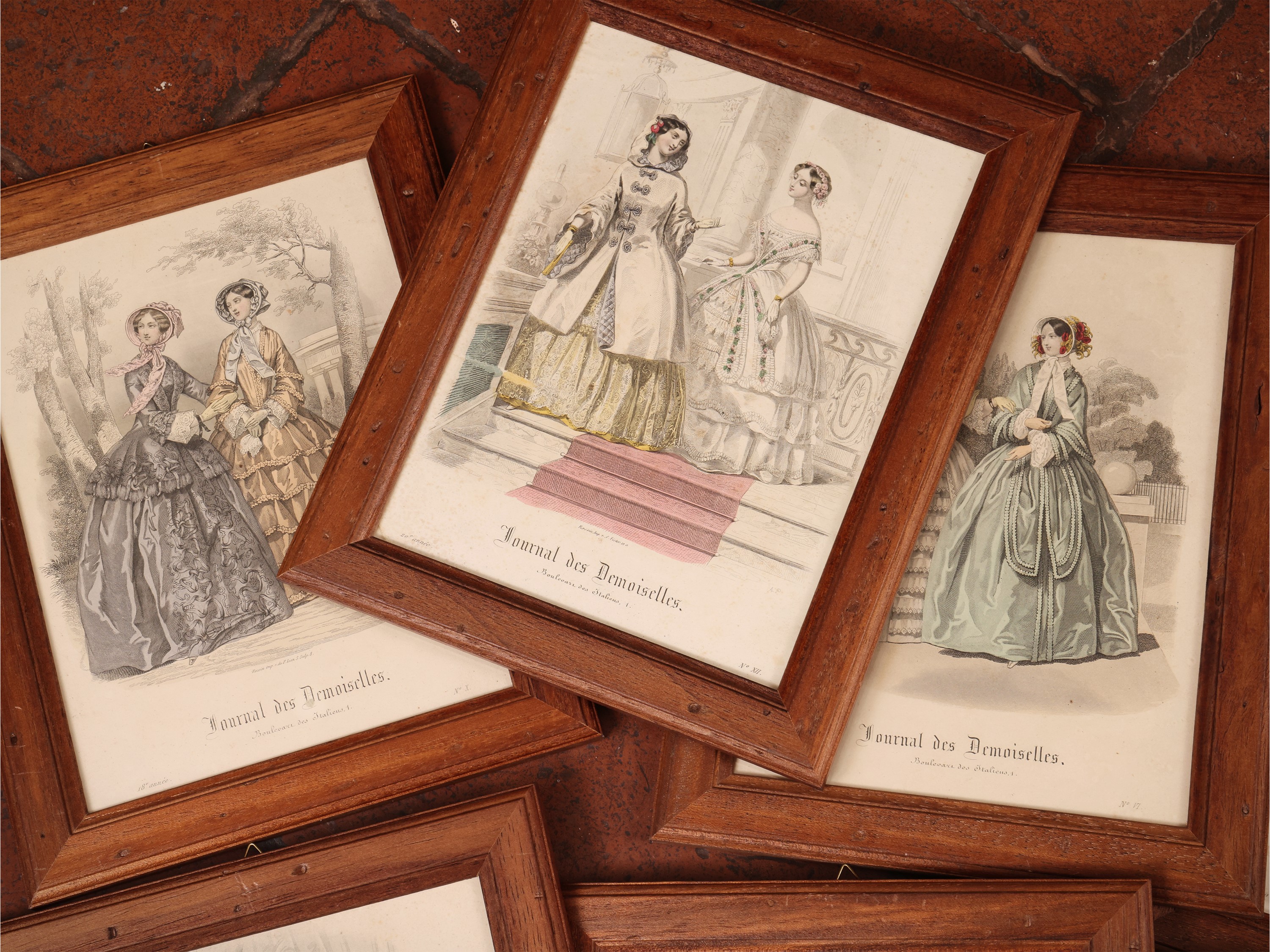 XIX secolo, Figurini di moda su litografie (serie di sette) in cornice