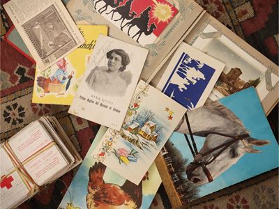 Grande collezione di cartoline d’epoca, molte entro fascicoli