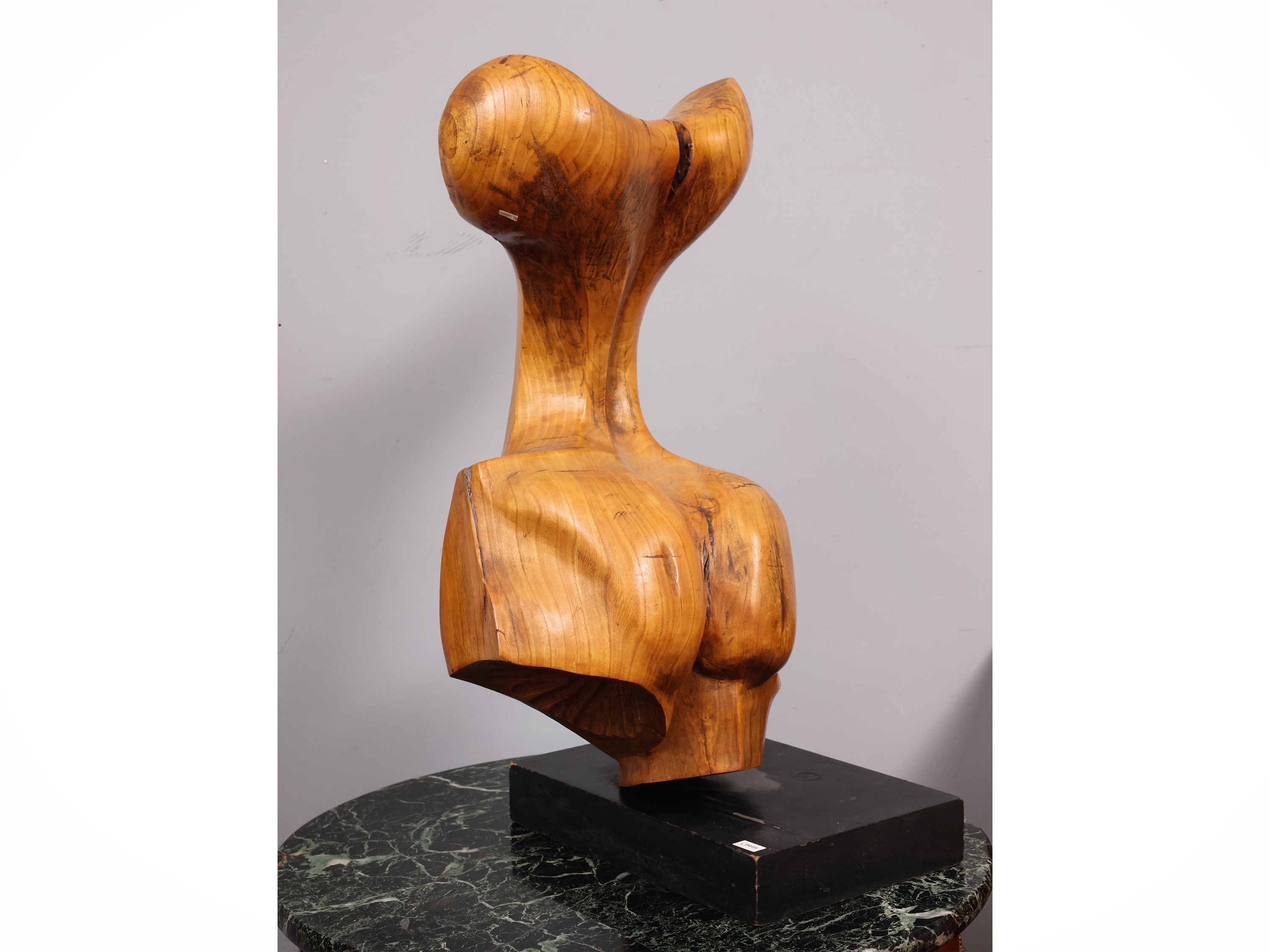 Scultura in legno su base in legno ebanizzato, h 55 cm (esclusa la base)