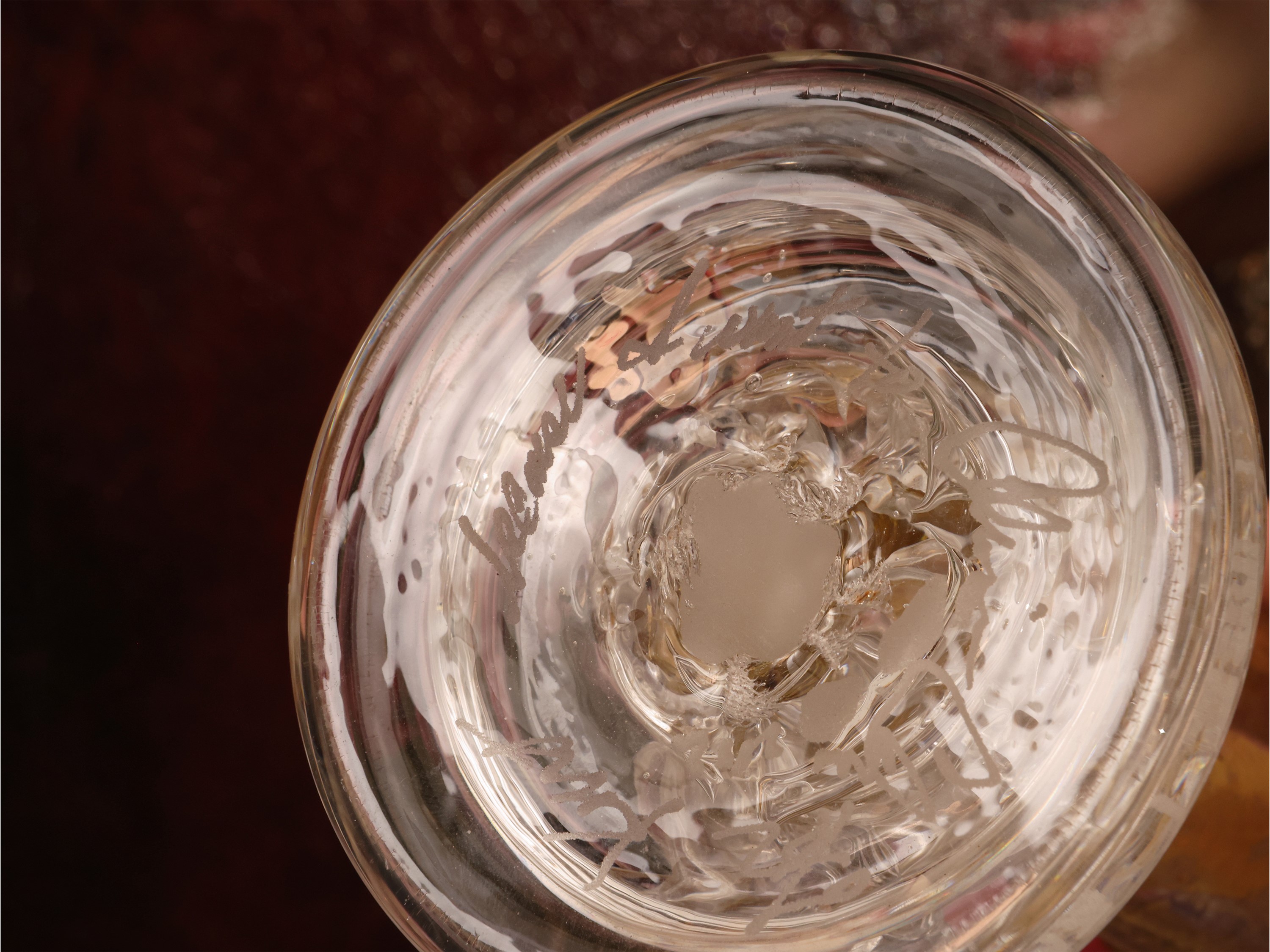 Due vasi in vetro soffiato, con nudo femminile e vaso a fazzoletto a spirale