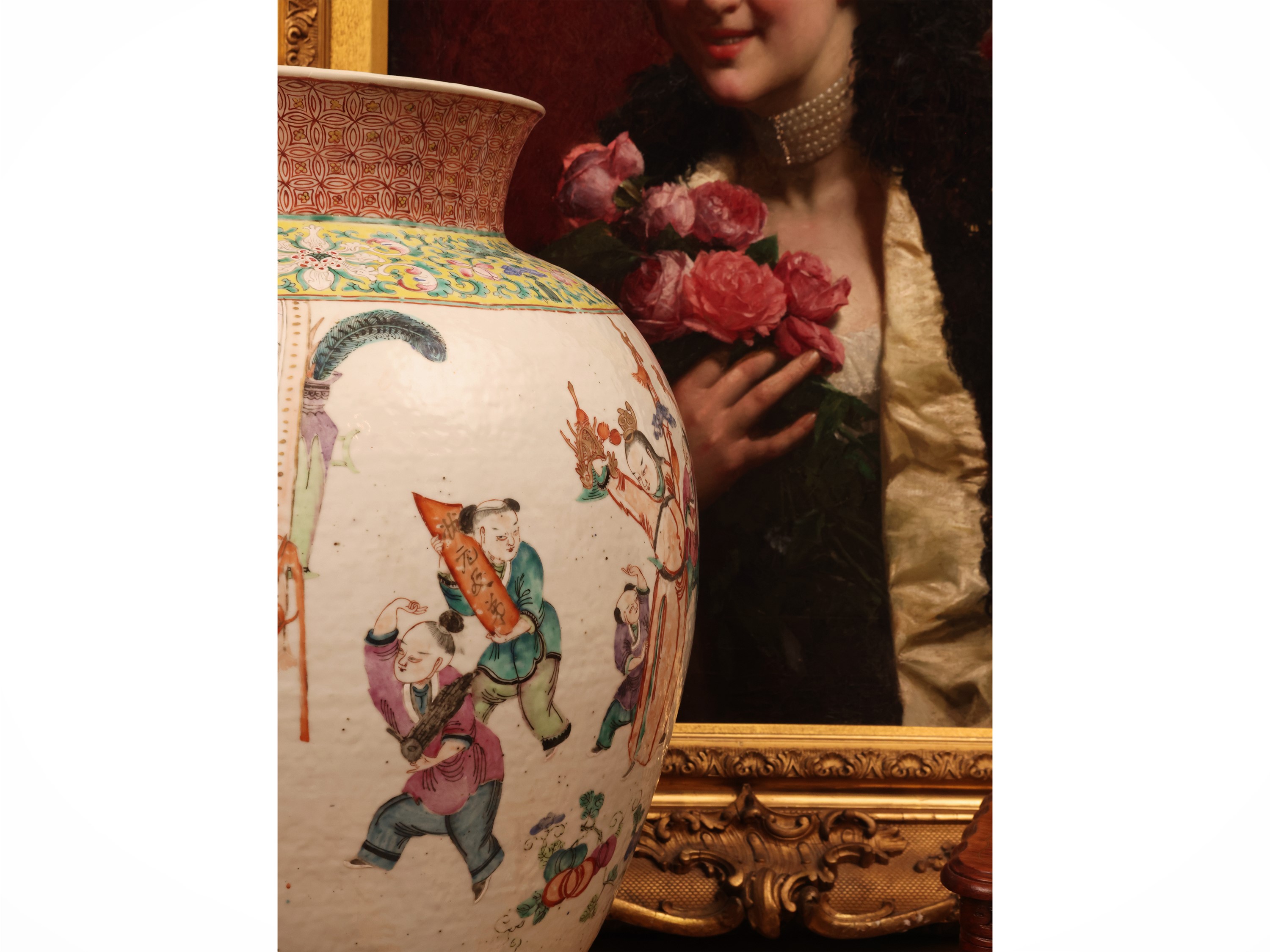 Cina, Vaso in porcellana della Famiglia Rosa (XIX secolo)