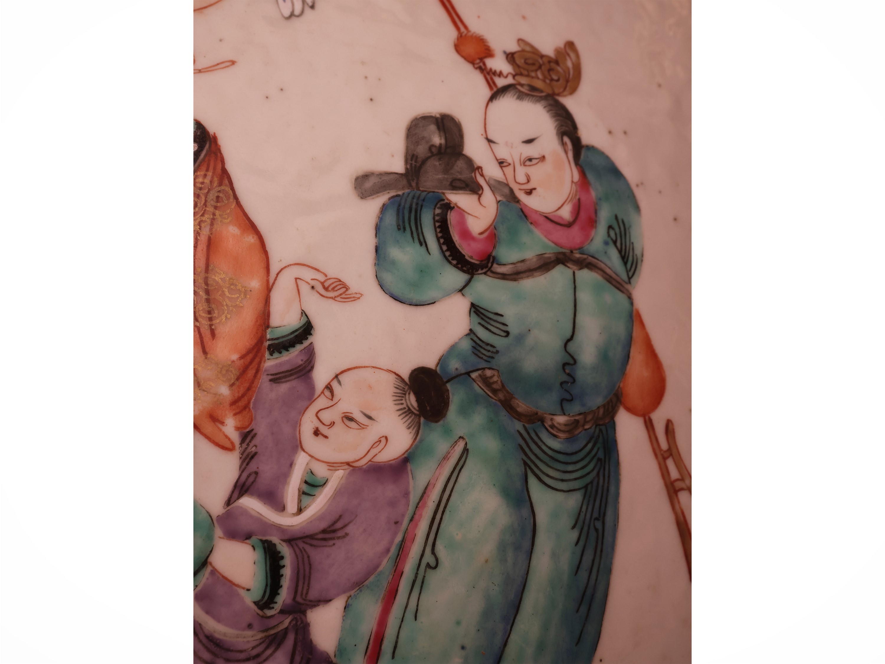 Cina, Vaso in porcellana della Famiglia Rosa (XIX secolo)