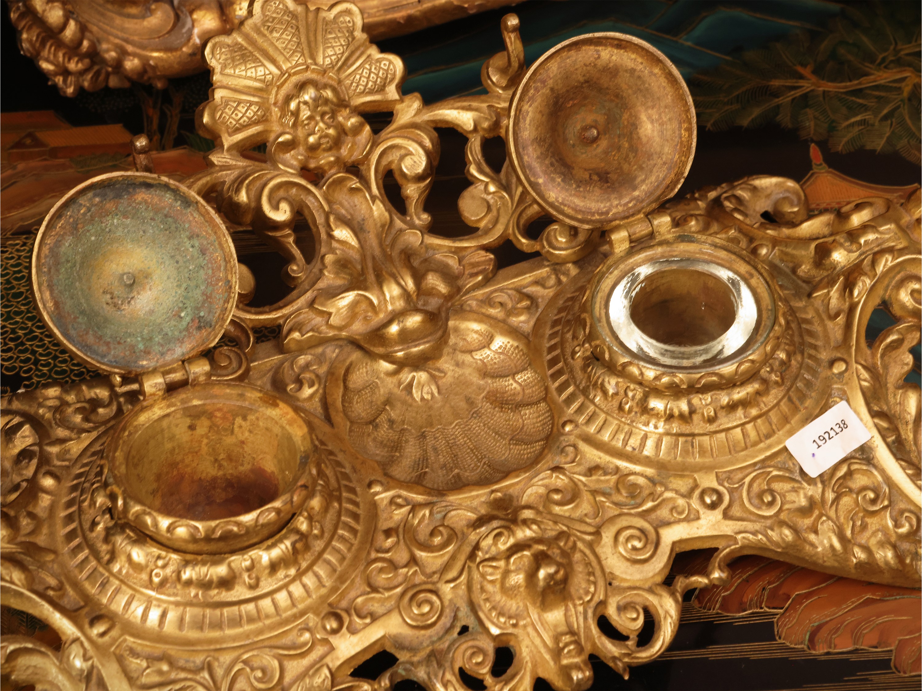 Calamaio, bronzo dorato sbalzato e traforato, seconda metà del XIX secolo