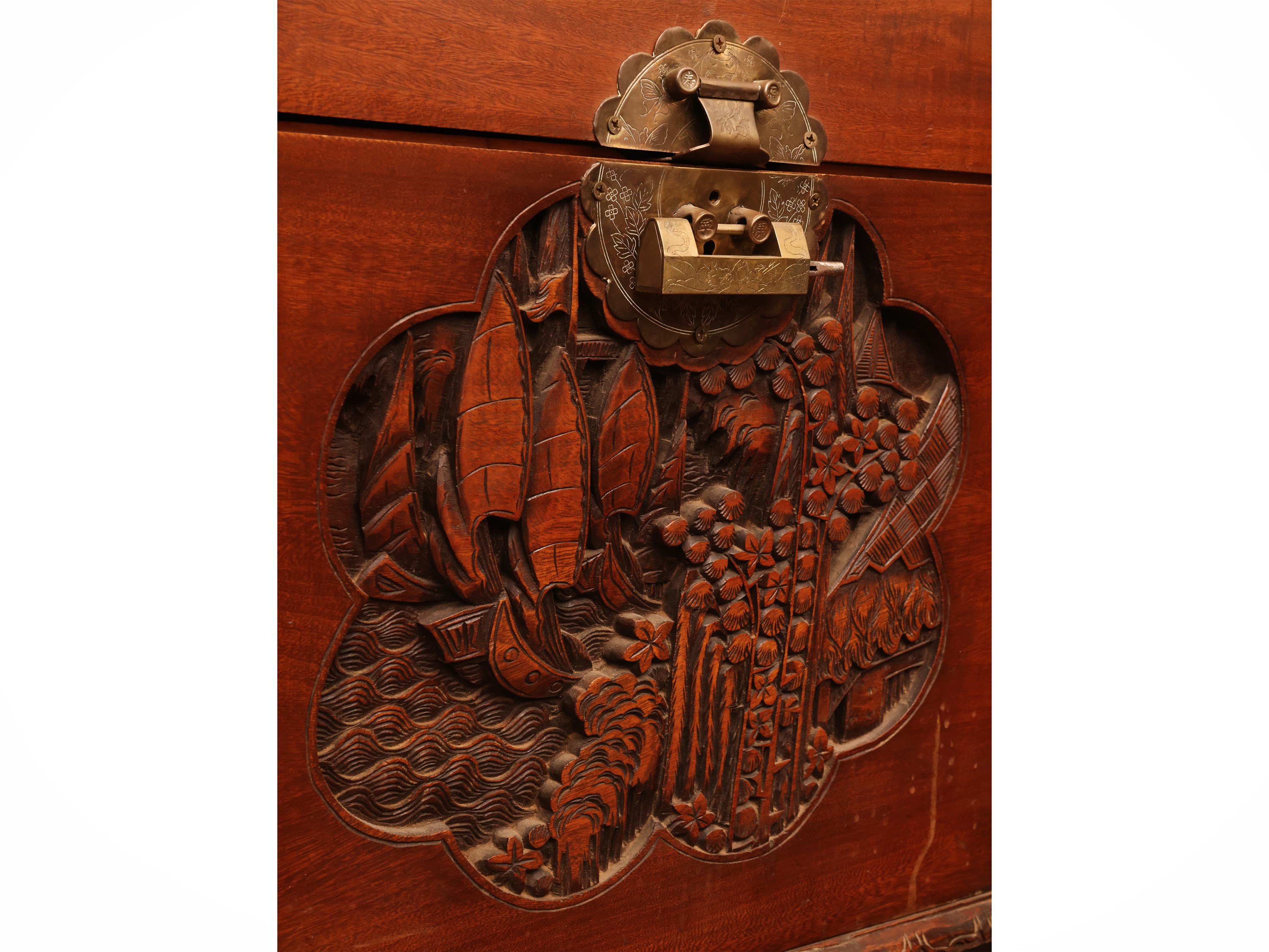 Cassapanca in legno di canfora, Cina, inizio XX secolo