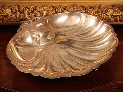 Poole Silver Company, Grande centrotavola in argento sterling a forma di conchiglia