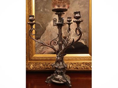 Candelabro a tre bracci portacandele, metallo argentato, stile Art Déco