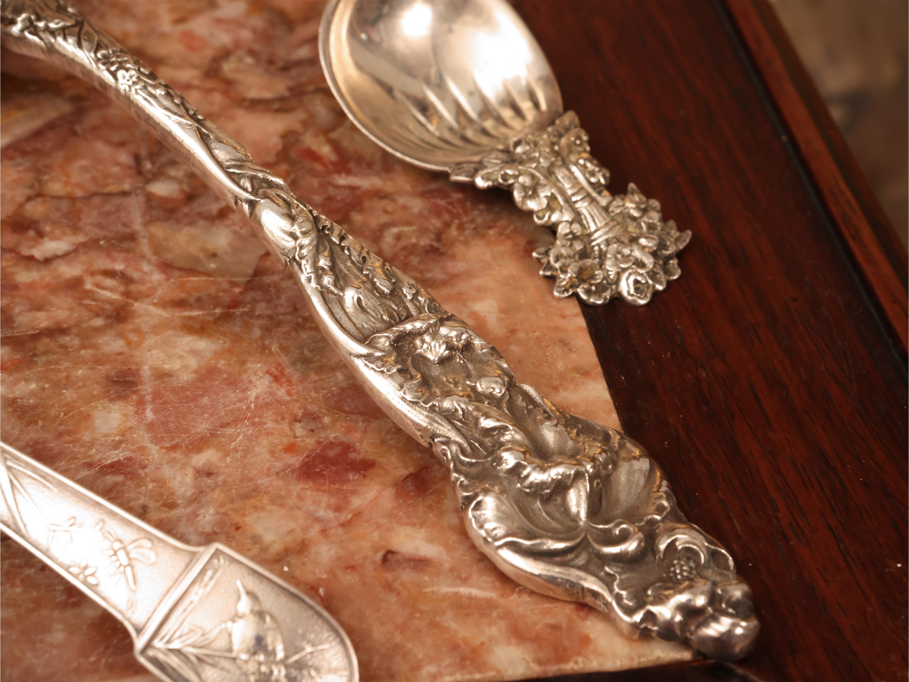 Assortimento di posate da collezione, argento sterling (forchetta da pesce e pinze da zucchero)