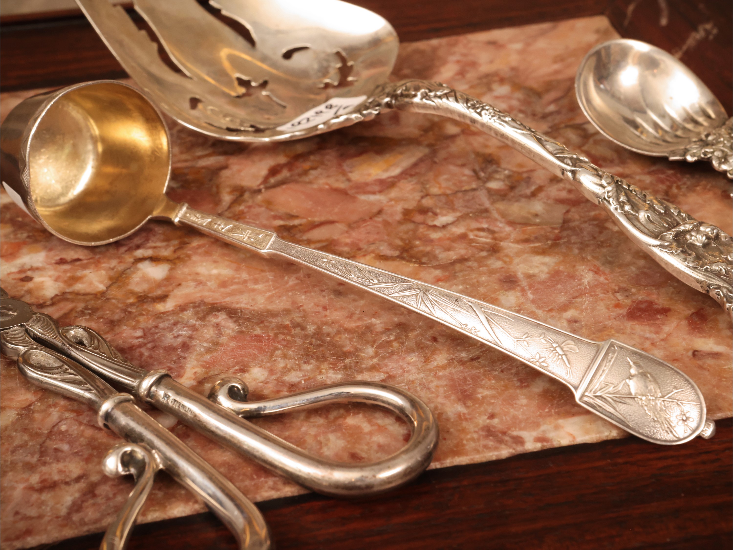 Assortimento di posate da collezione, argento sterling (forchetta da pesce e pinze da zucchero)