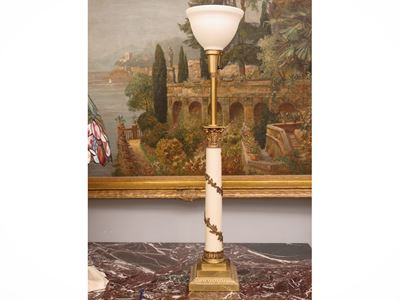 Coppia di grandi lumi da tavolo, stile neoclassico, elettrificati
