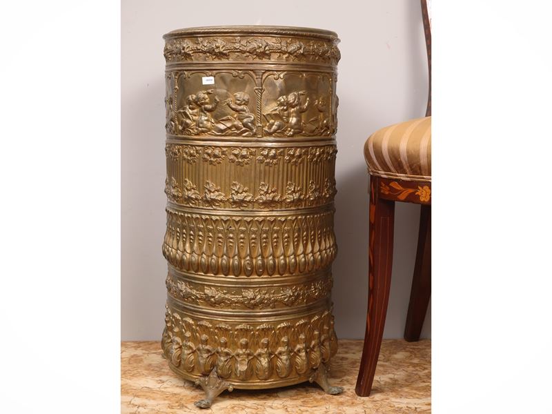 Portaombrelli in ottone decorato, seconda metà del XIX secolo