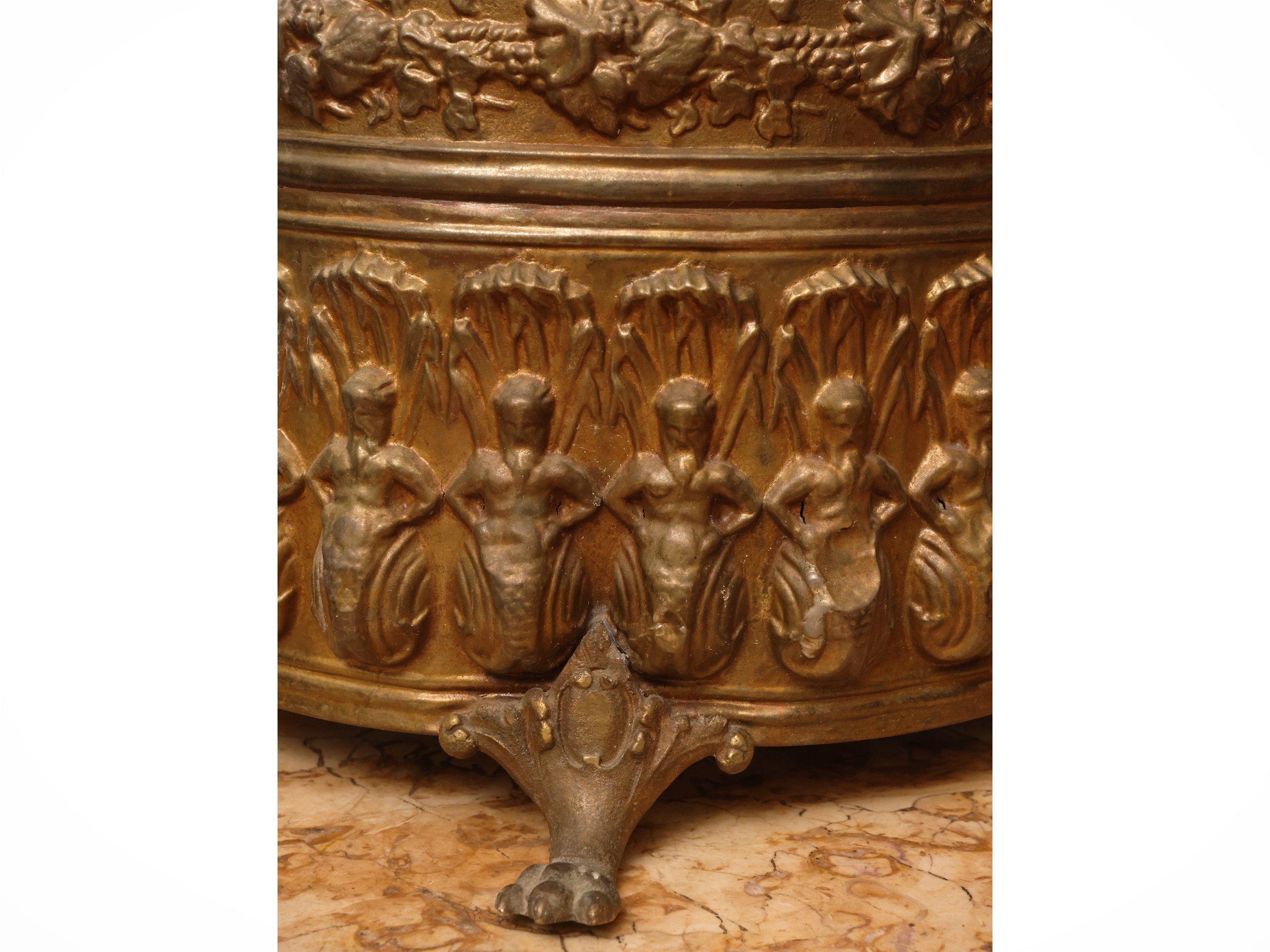 Portaombrelli in ottone decorato, seconda metà del XIX secolo
