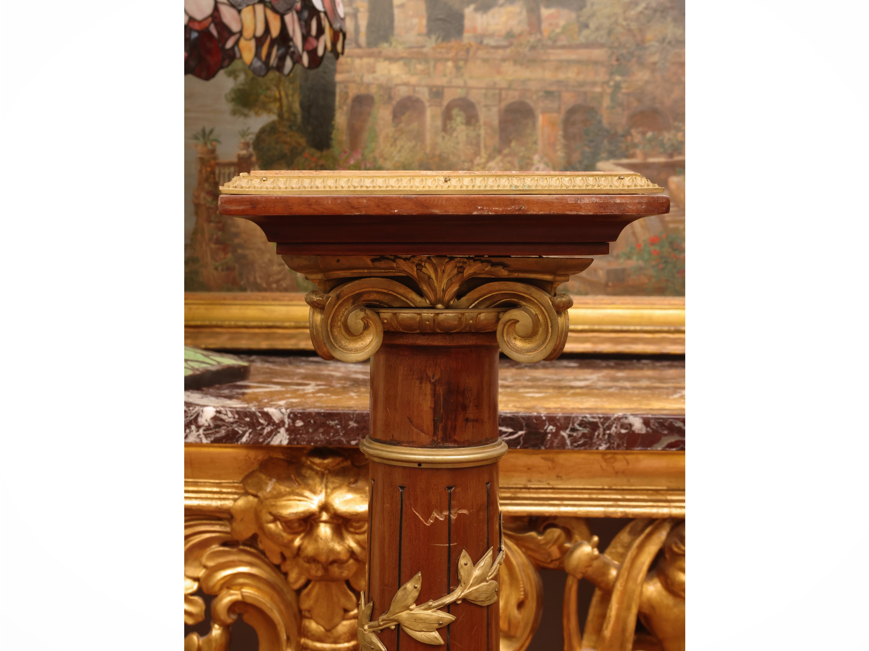 Colonna portasculture in mogano, piano in marmo breccia di Aleppo e bronzo dorato, XIX secolo