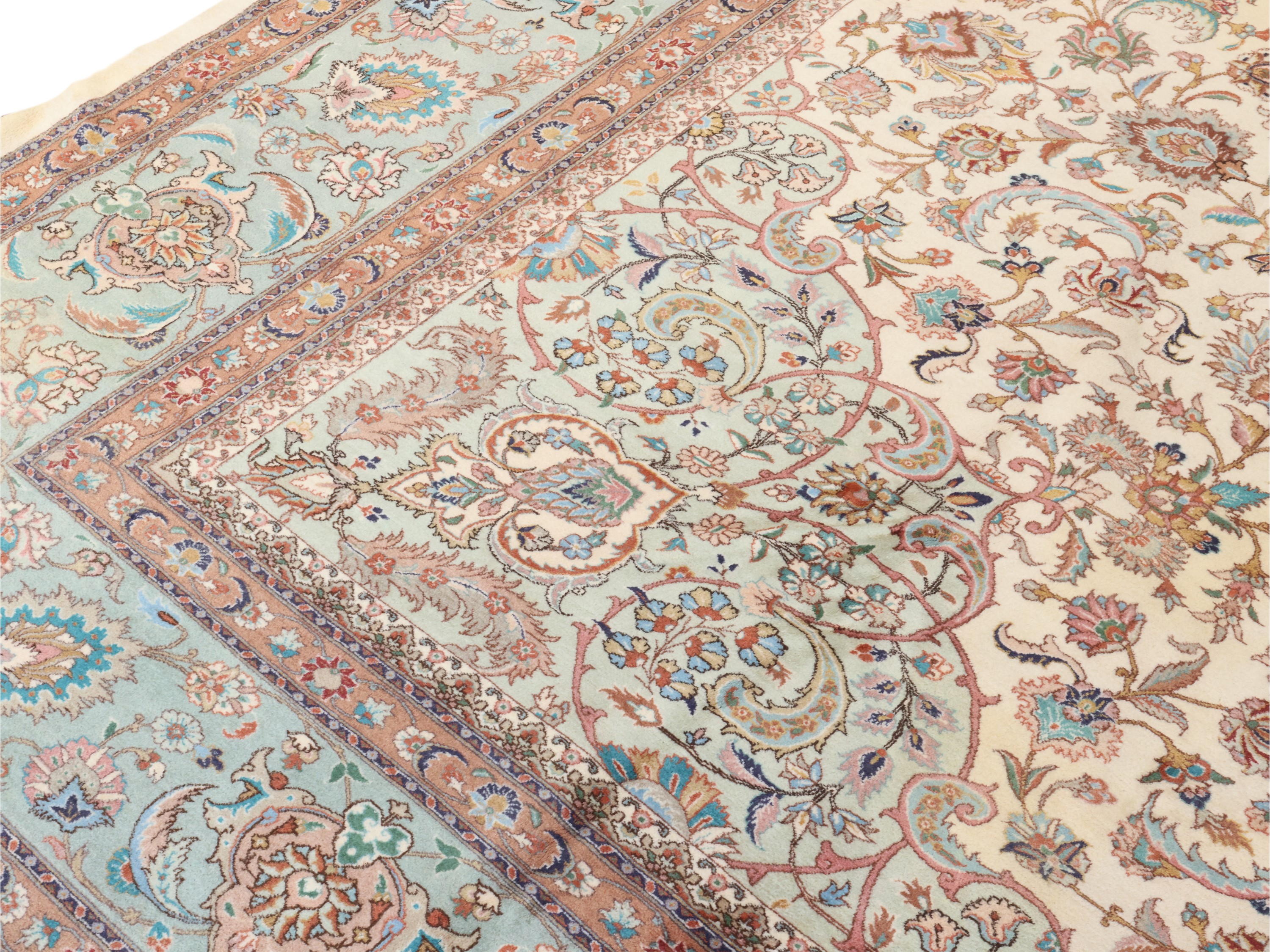 Tappeto persiano Tabriz, decorazione floreale stilizzata, fondo avorio