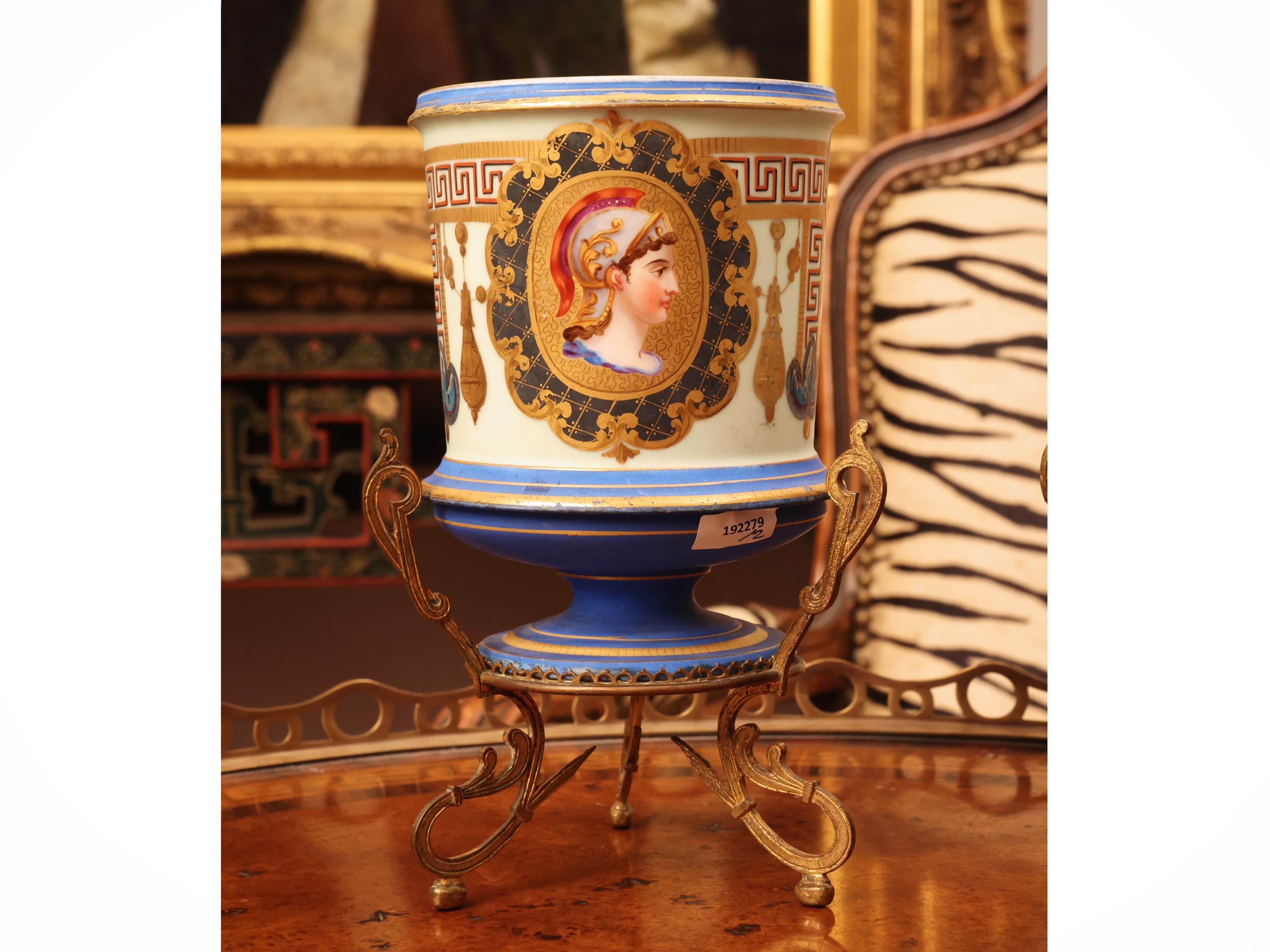 Francia (metà del XIX secolo), Coppia di vasi in opaline policroma dipinta