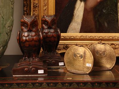 Roycroft, Coppia di fermalibri Art & Crafts in metallo a motivo di gufo