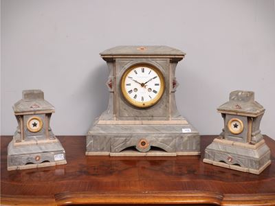 Mermod Jaccard & C., Trittico da camino in marmo grigio con orologio e plinti (stile art nouveau ...