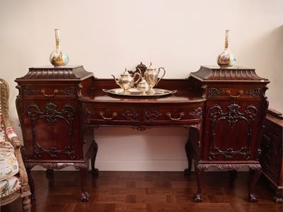 Inghilterra (prima metà XX secolo), Grande side-board in mogano e piuma di mogano