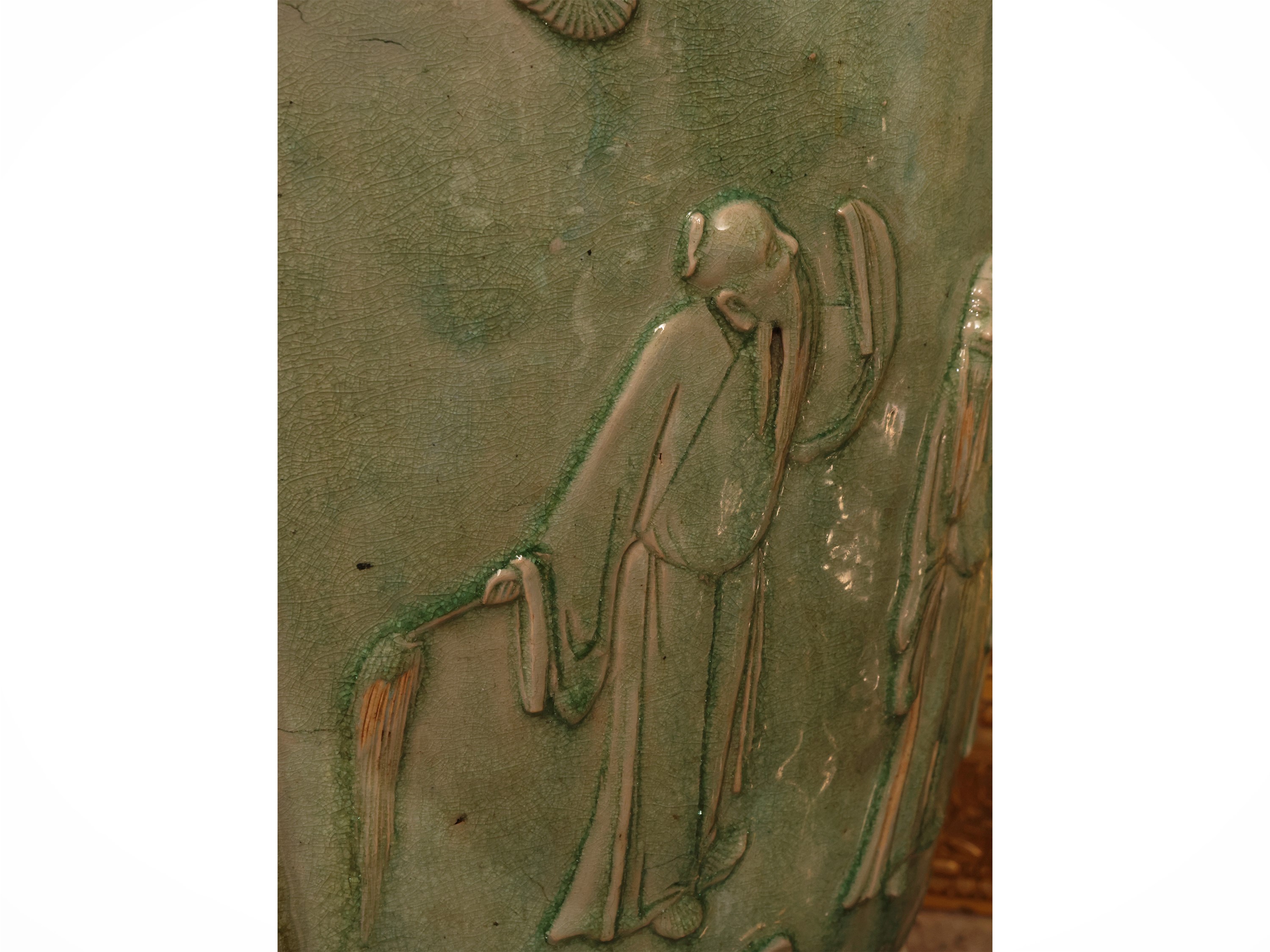 Vaso in porcellana celadon con decorazione a istoriato, Cina, prima metà del XX secolo