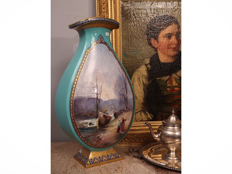 F. Bollinger, Grande vaso in porcellana policroma con scena galante e paesaggio fluviale (seconda...