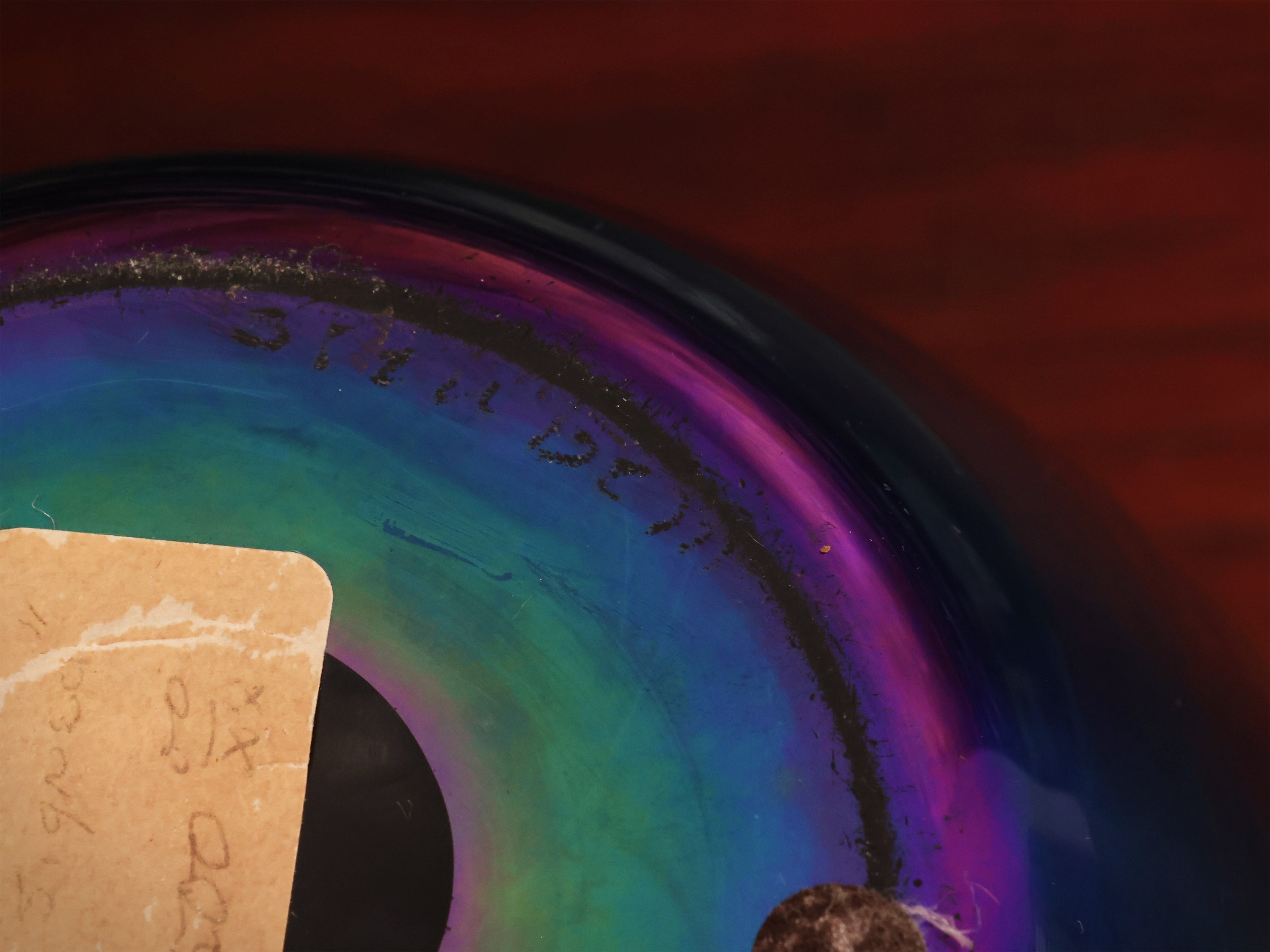 Vaso, vetro iridescente color pavone