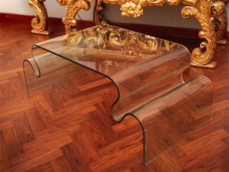 Tavolino da salotto in vetro curvato, piano ondulato