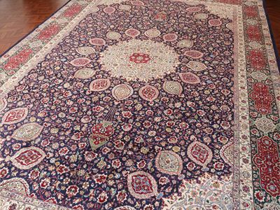 Grande tappeto persiano Tabriz, decorazione floreale con medaglione centrale avorio