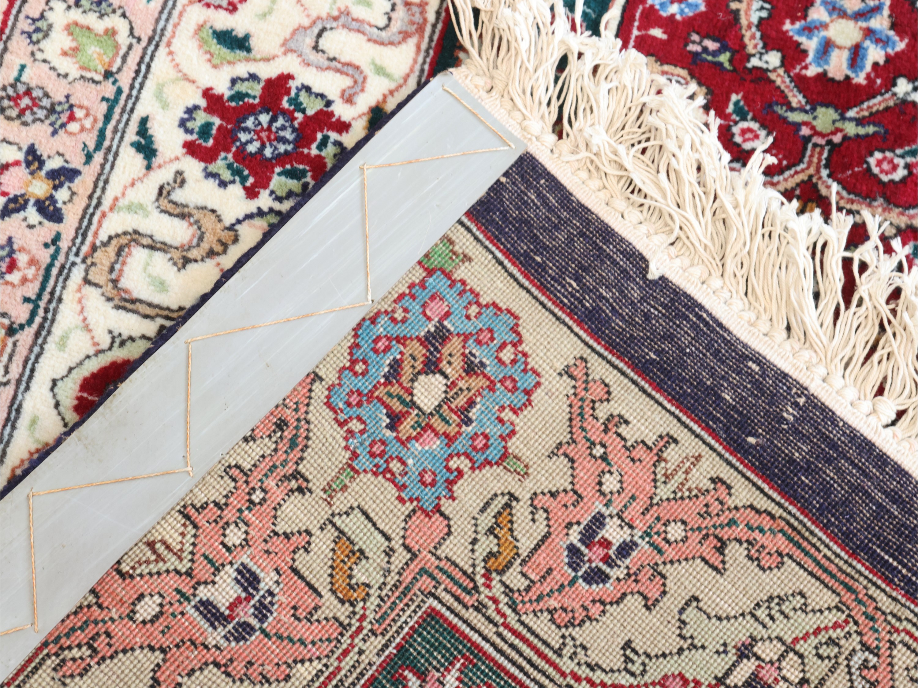 Grande tappeto persiano Tabriz, decorazione floreale con medaglione centrale avorio