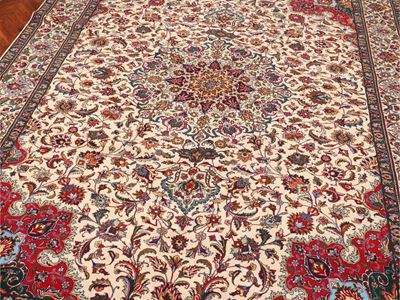 Tappeto persiano Tabriz, motivi floreali su fondo avorio (cm 355x255)