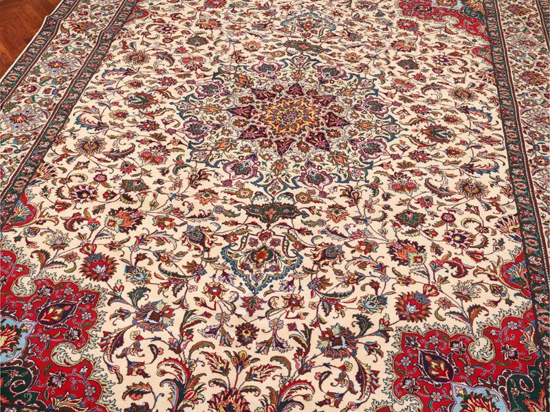 Tappeto persiano Tabriz, motivi floreali su fondo avorio (cm 355x255)