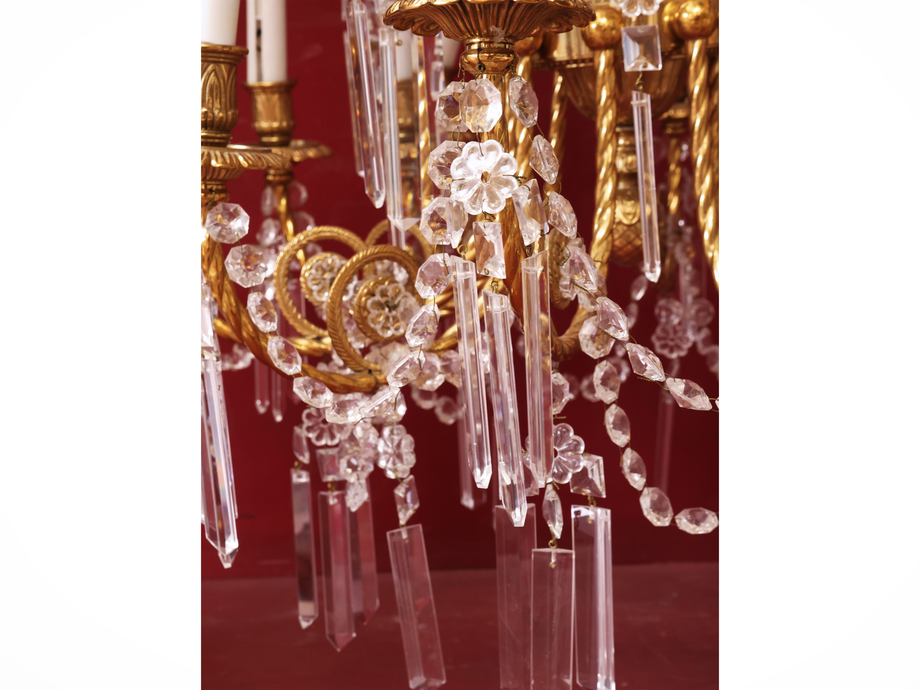 Lampadario a paniere, bronzo dorato e cristallo molato