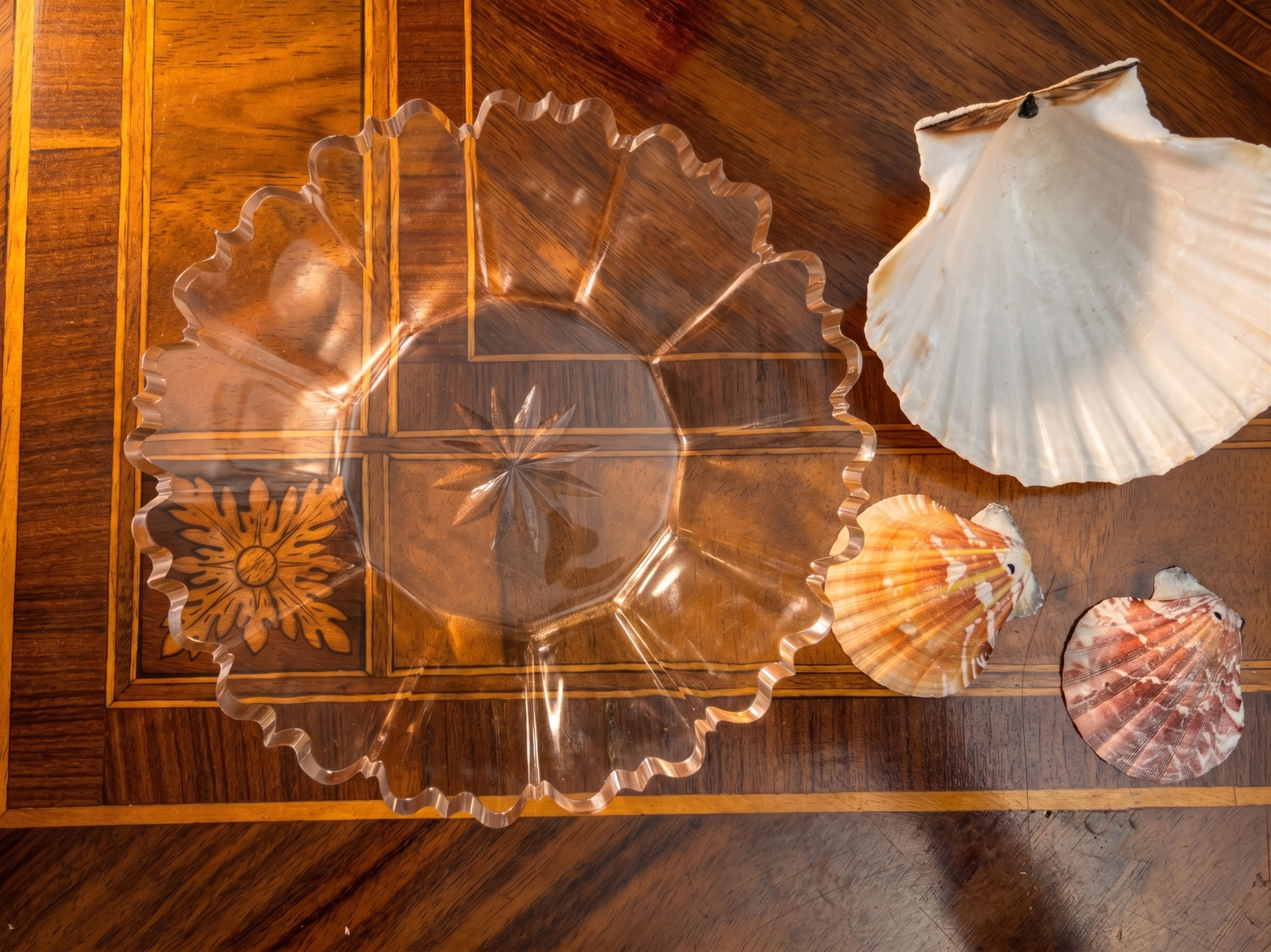 Set da aperitivo, composto da flutes, saliere e accessori da tavola