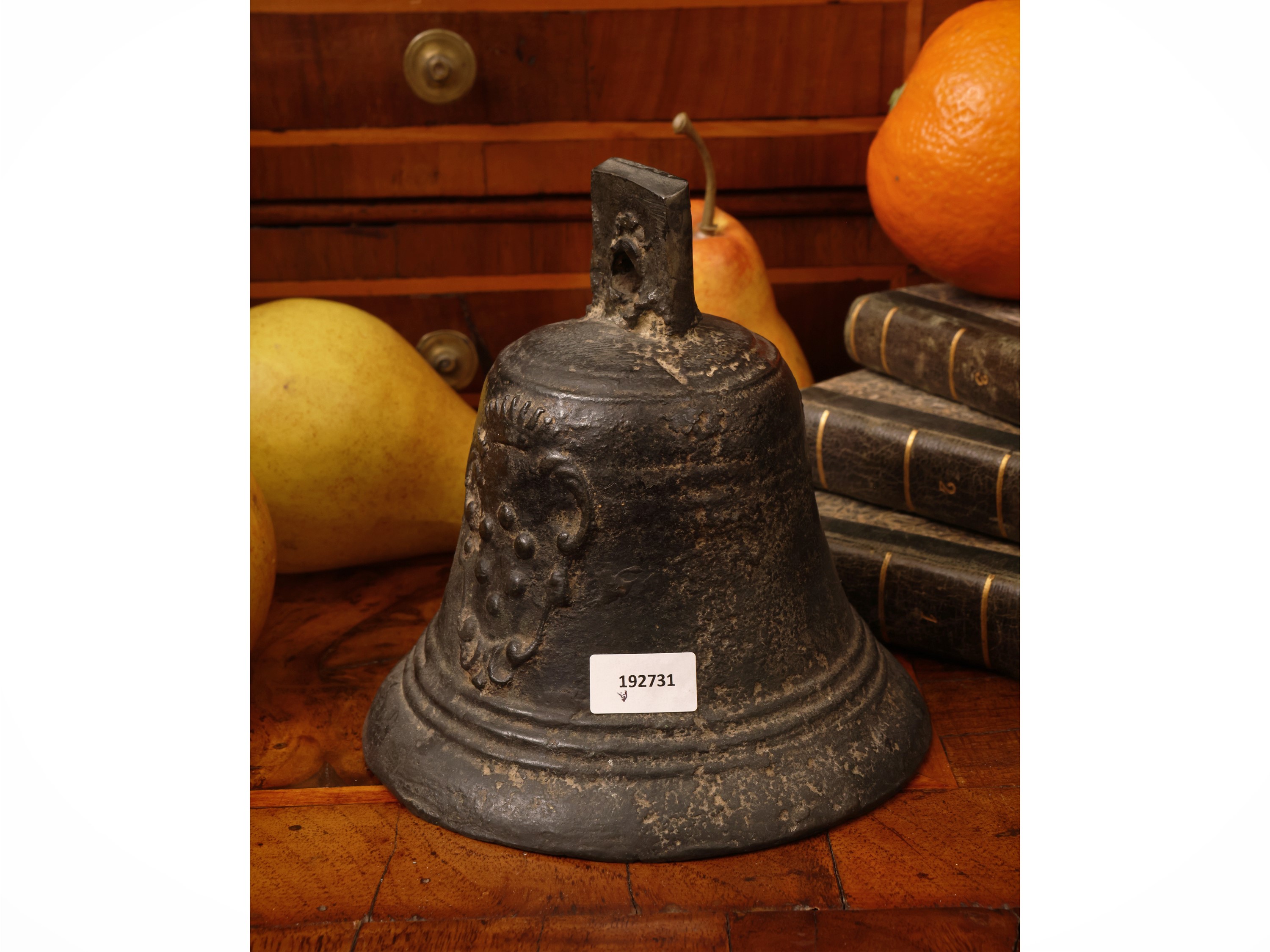 Antica campana in bronzo con stemma mediceo (XVII/XVIII secolo)