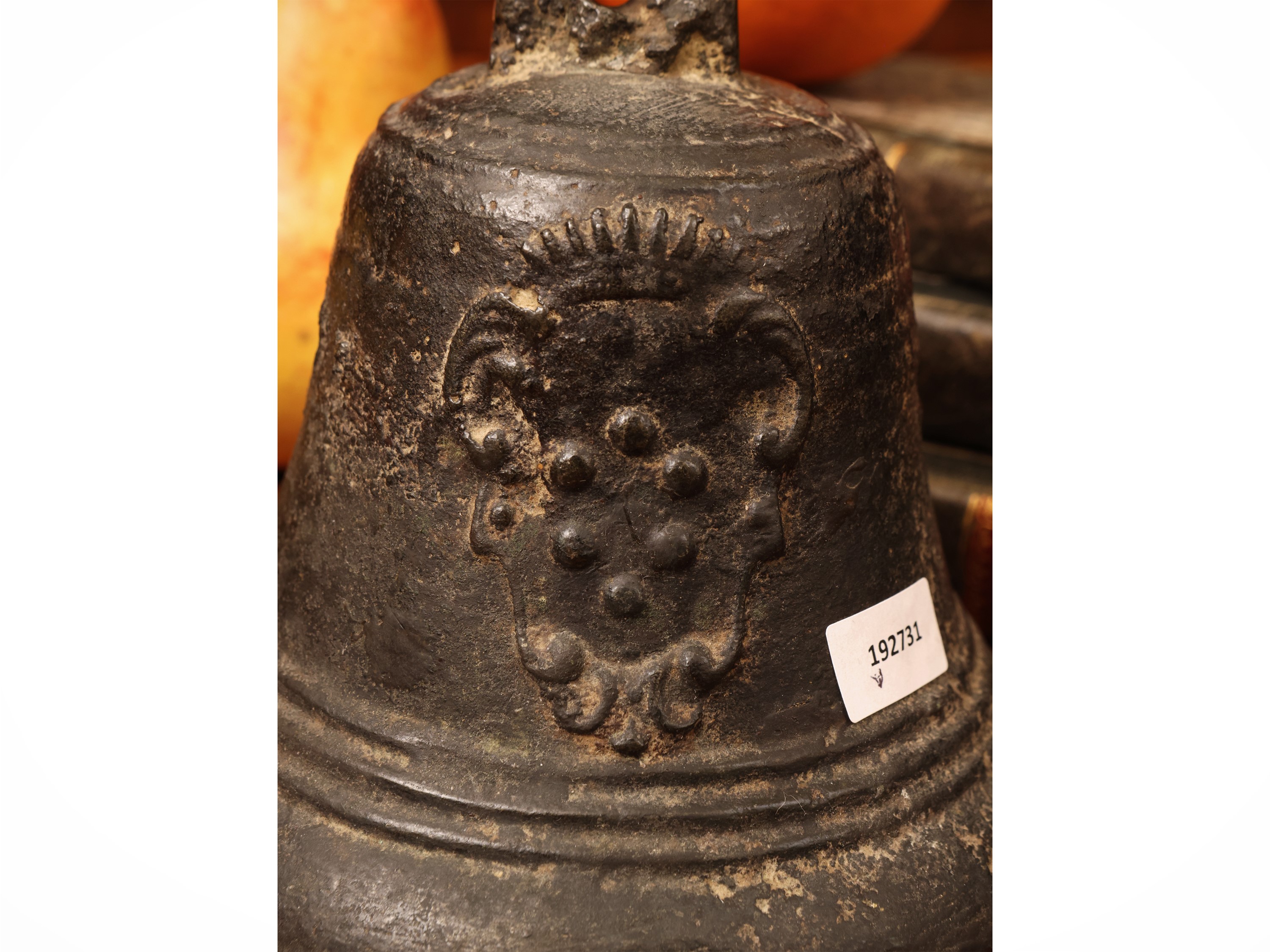 Antica campana in bronzo con stemma mediceo (XVII/XVIII secolo)