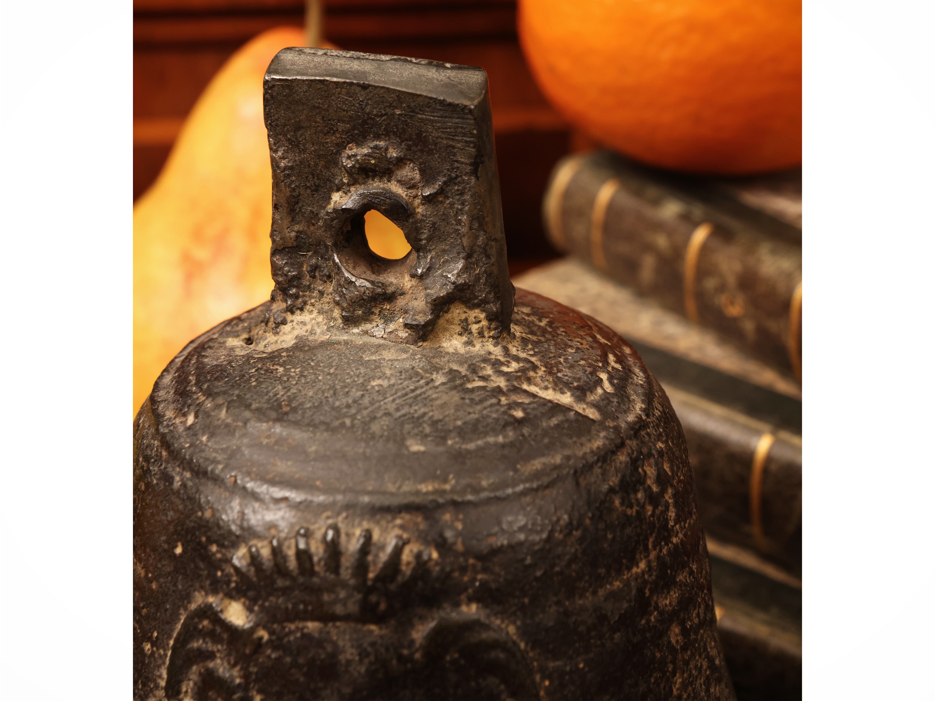 Antica campana in bronzo con stemma mediceo (XVII/XVIII secolo)