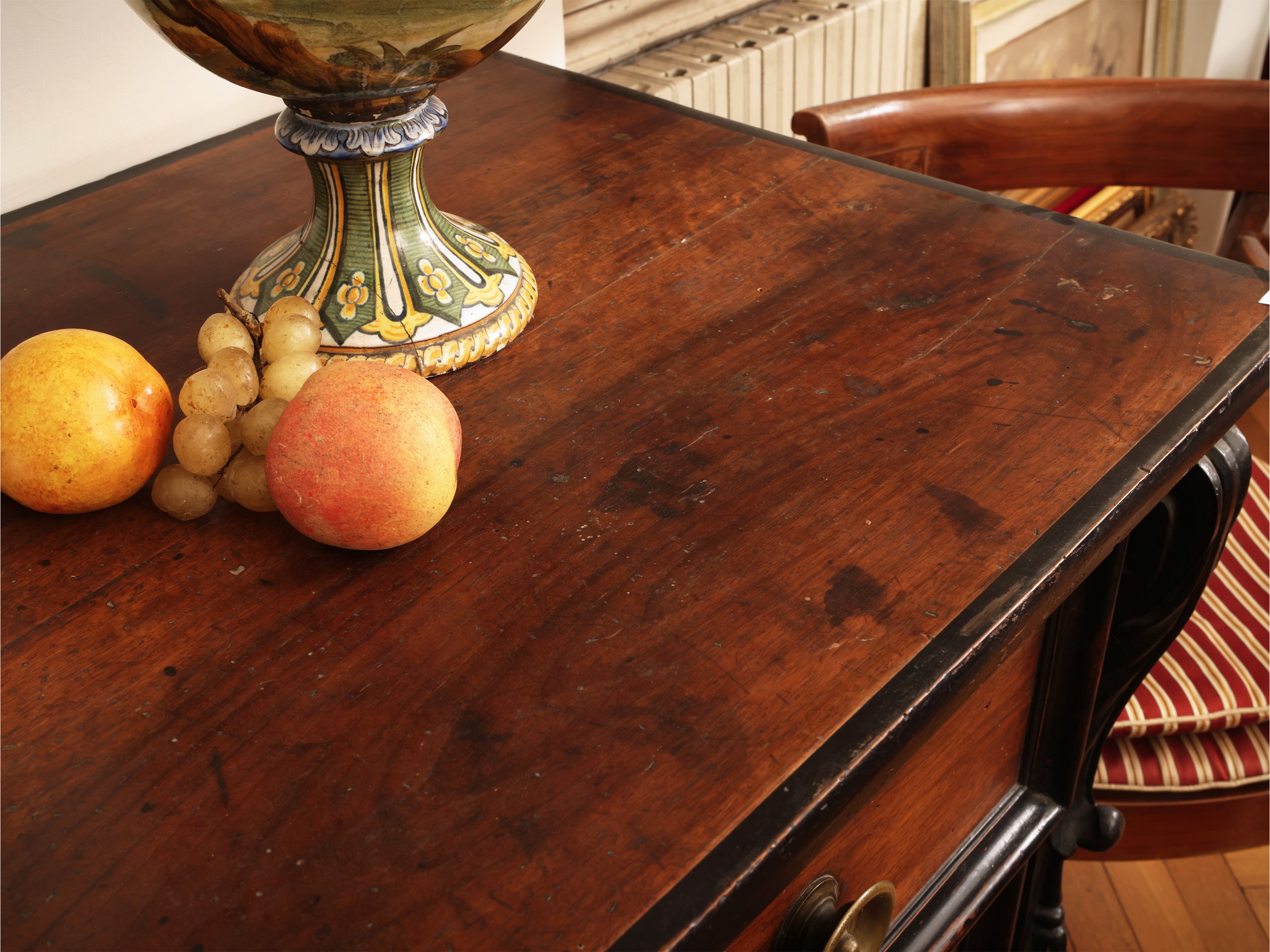 Cassettone, ciliegio e legno ebanizzato, XVIII secolo