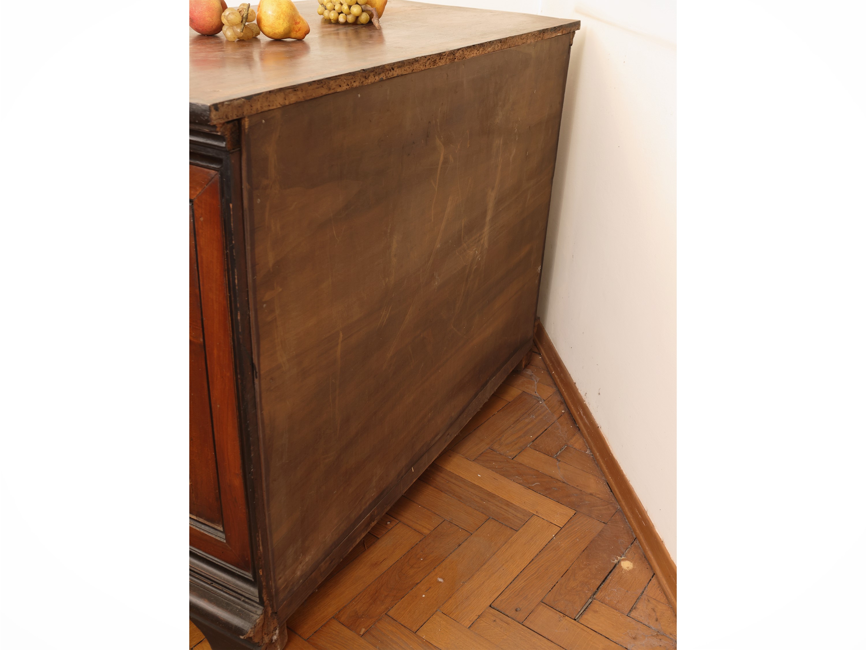 Cassettone, ciliegio e legno ebanizzato, XVIII secolo