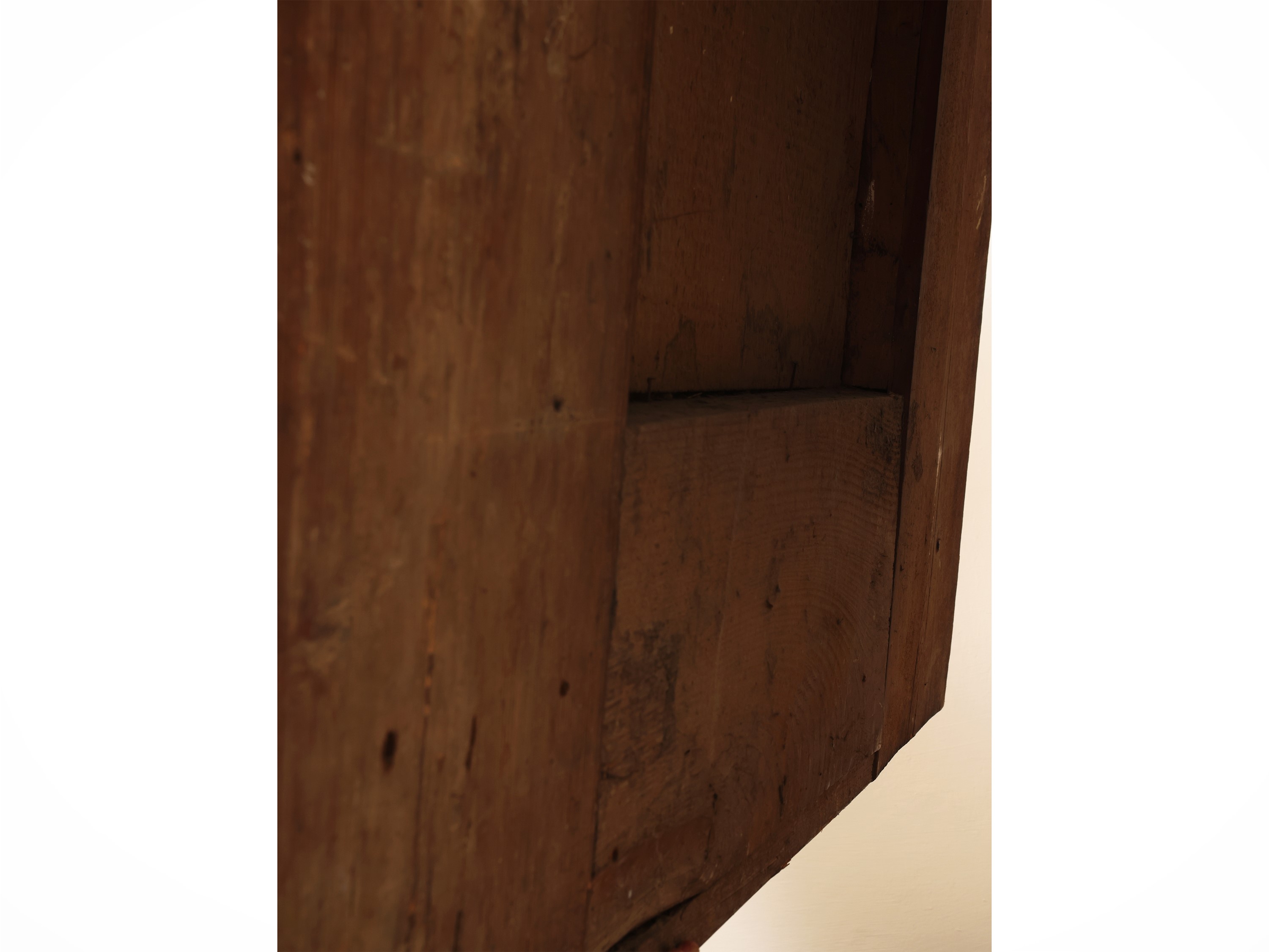 Grande cornice alla fiamminga in legno ebanizzato, modanature policrome a lumeggiature dorate (XI...