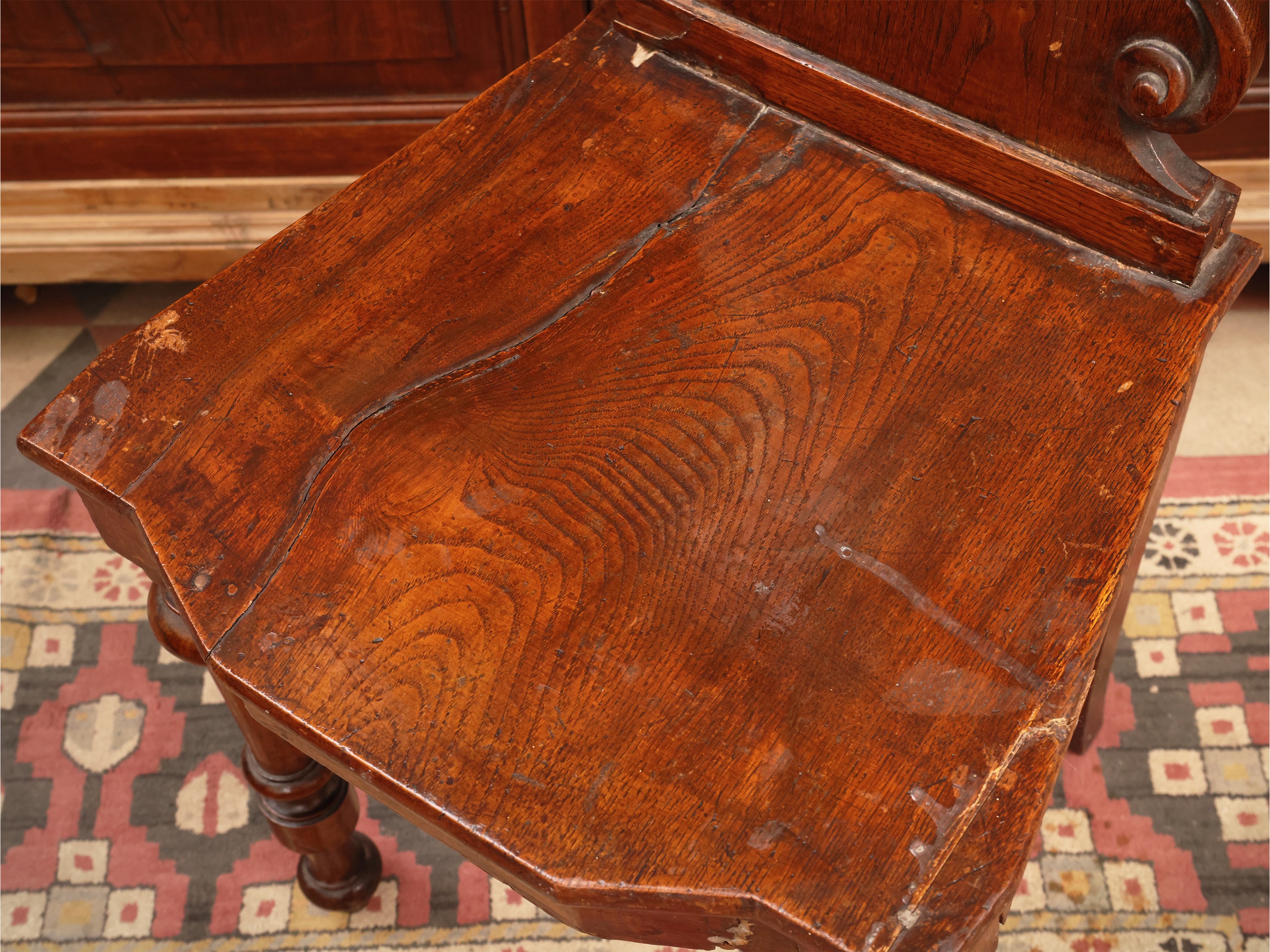 Serie di tre sedie, rovere, XIX secolo